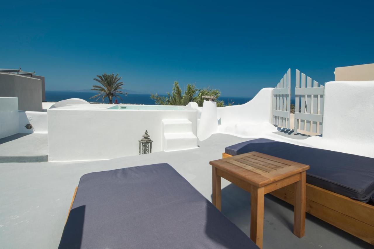 Aqua Serenity Luxury Suites Santorini Foinikiá Exterior photo