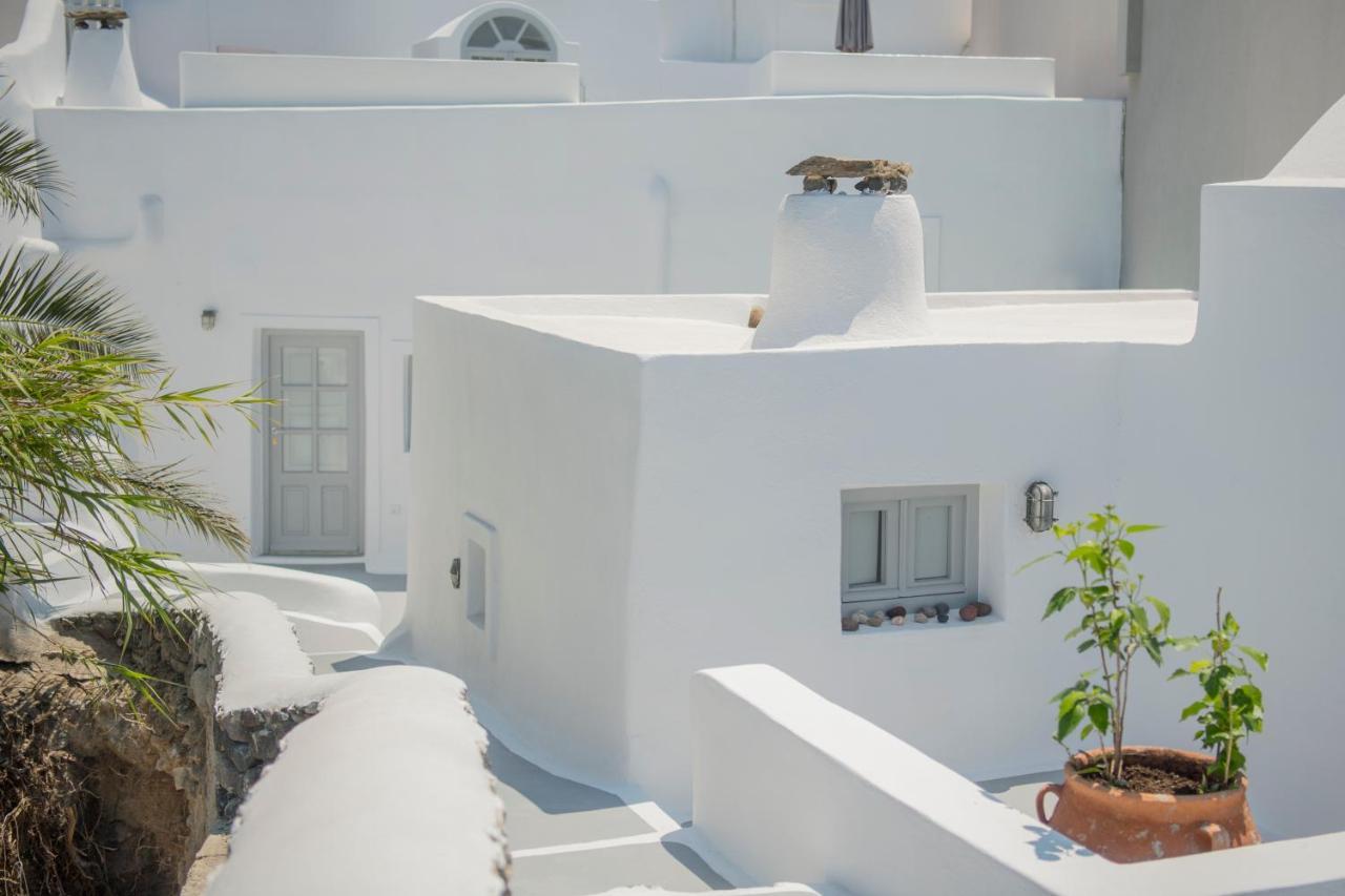 Aqua Serenity Luxury Suites Santorini Foinikiá Exterior photo